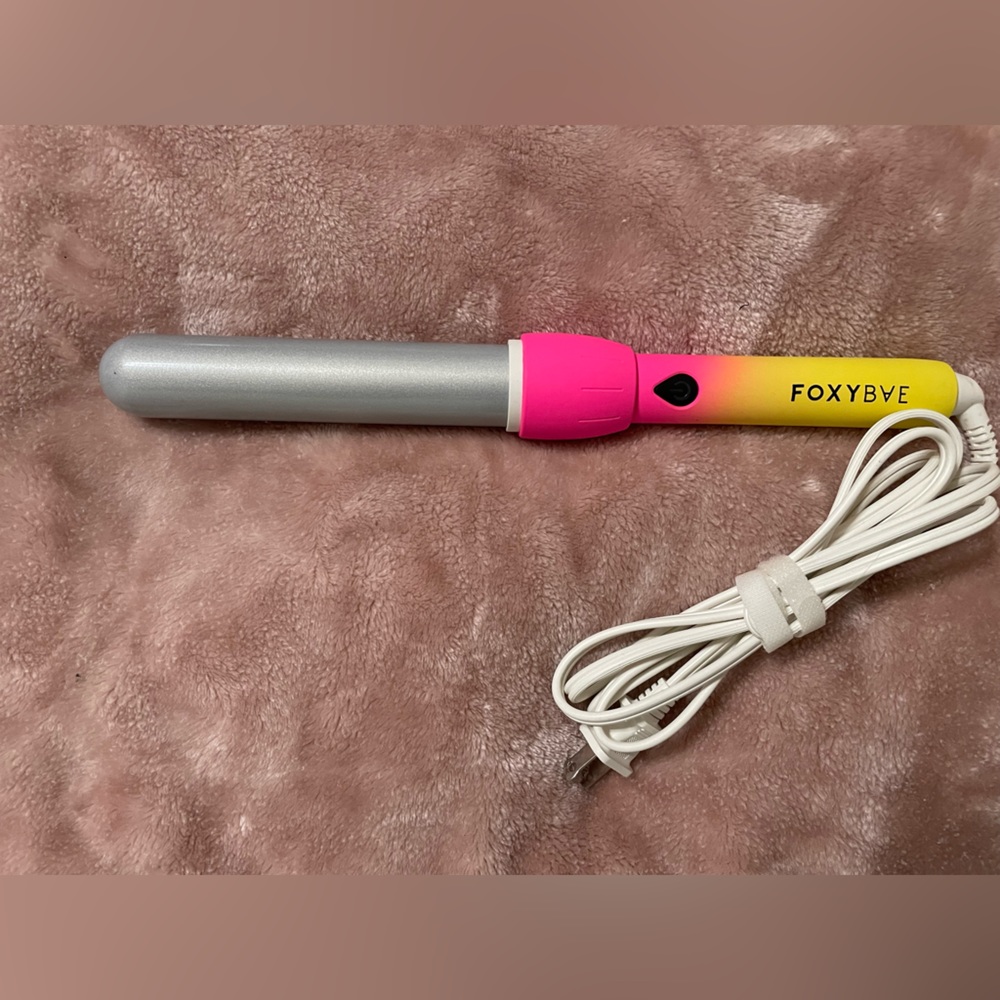 FoxyBae Curling Wand